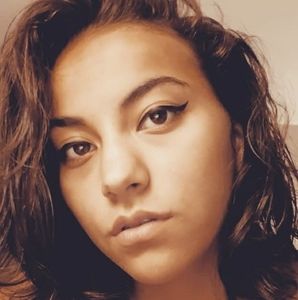 Meet your Posher, Alicia